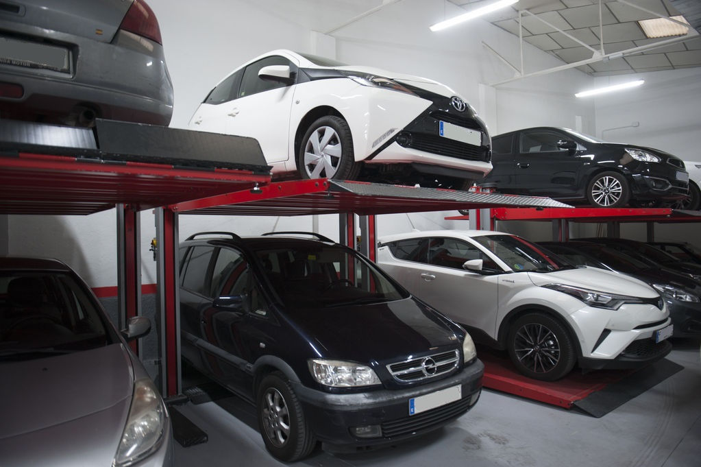 Lifts Parking 2x1 Parking lifts 2x1 2 Tn. Parking lifts 2x1 13133M Parking 2x113133M